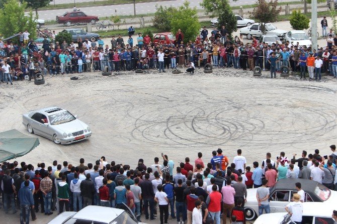 Modifiye Araç Sahipleri Çarşamba’da Buluştu