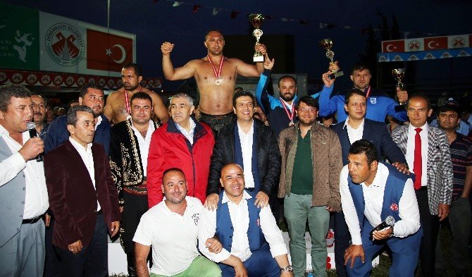 Döşemealtı Er Meydanı’nın Başpehlivanı Ali Gürbüz