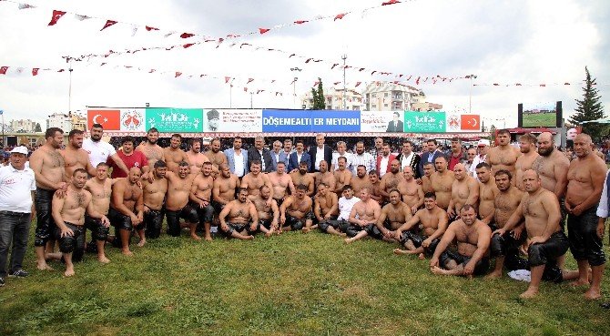 Döşemealtı Er Meydanı’nın Başpehlivanı Ali Gürbüz