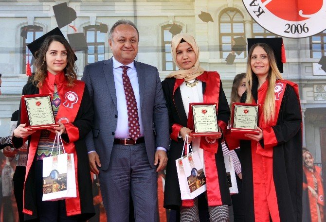 Kastamonu Üniversitesi’nden 8 Bin 955 Öğrenci Mezun Oldu