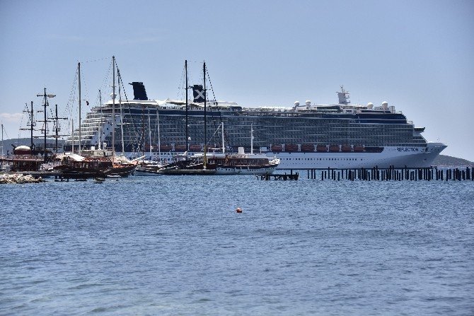 15 Bin Turist Bodrum’a Akın Etti