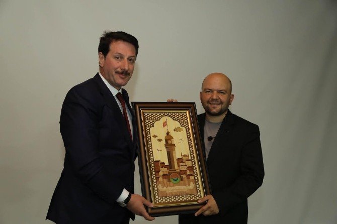 Tarihçi Uğurluel: 