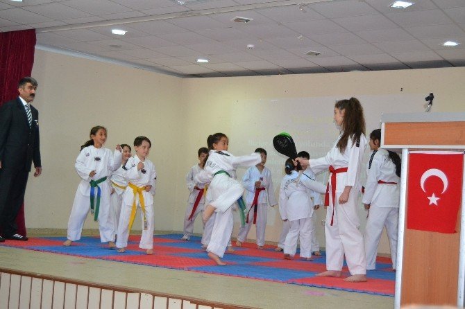 Alaçam’da Yıl Sonu Sergisi
