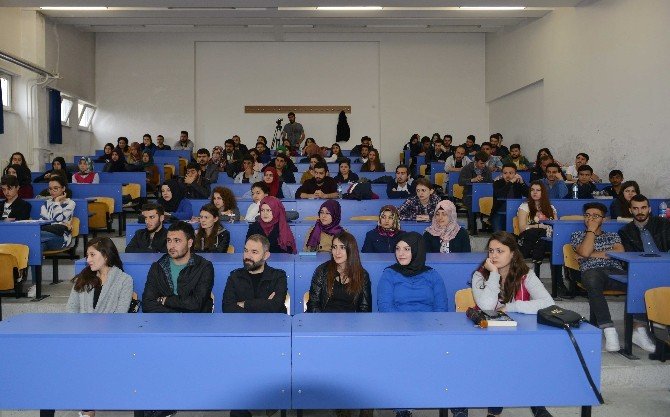 Bü’de Tarih Konferansı