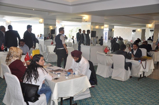 İnegöllü Mobilyacılar Hindistan Pazarına Açılıyor