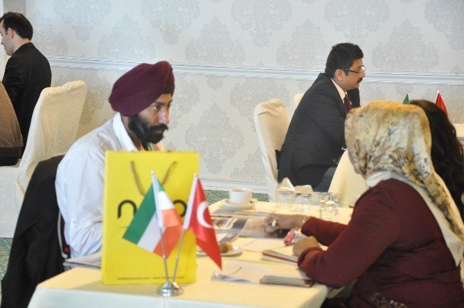 İnegöllü Mobilyacılar Hindistan Pazarına Açılıyor