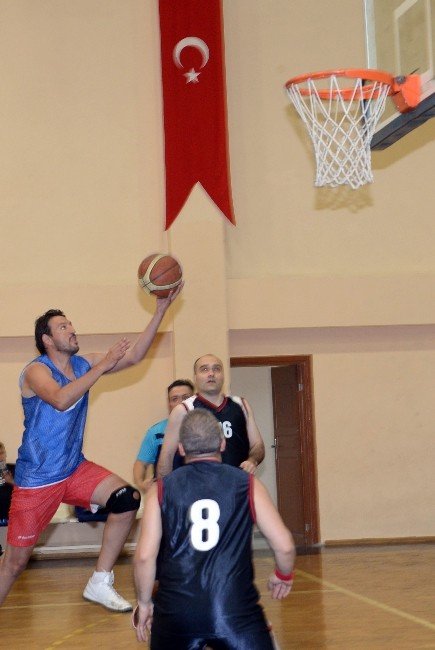 Osmangazi Personeli Basket Turnuvasında Stres Attı
