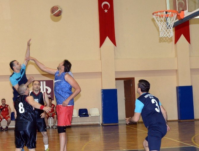 Osmangazi Personeli Basket Turnuvasında Stres Attı