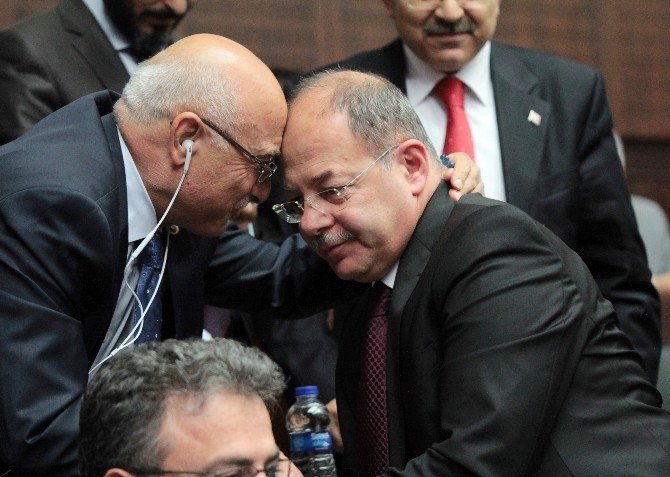 65. Hükümetin Sağlık Bakanı Akdağ, Haberi Ak Parti Grup Toplantısı’nda Aldı