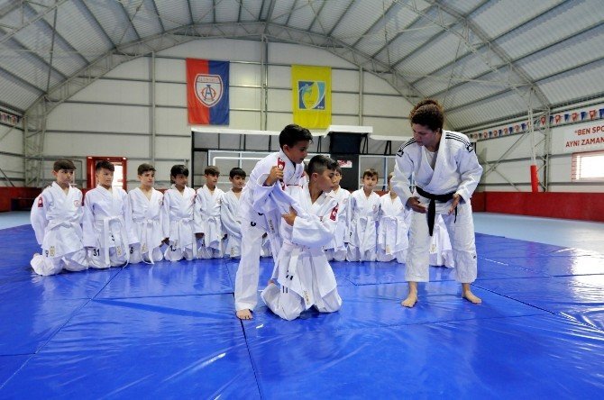 Altınordu’da Futbolcular Judoyla Eğitiliyor