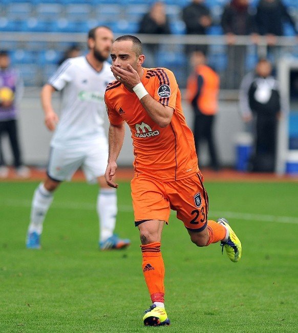 Semih Şentürk’ten Başakşehir’e Veda