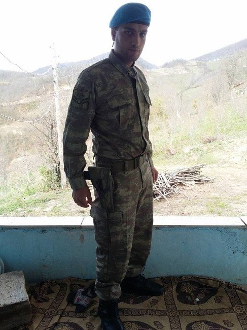 Şehit Evinden Ağıtlar Yükseldi