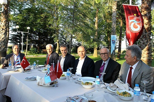 Muharrem Usta: “Kulübümüzü Birlikte Ayağa Kaldıracağız”