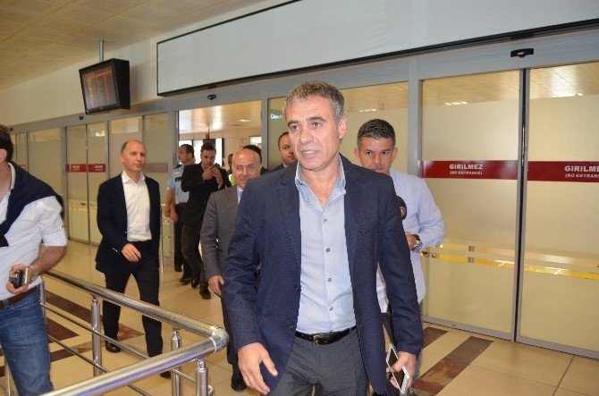 Muharrem Usta Ve Ersun Yanal Trabzon’da