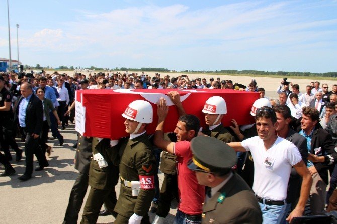 Van Şehidine Hazin Karşılama