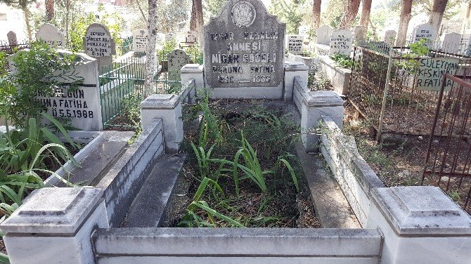 Yaşar Kemal Doğduğunda Annesi Kaç Yaşındaydı ?