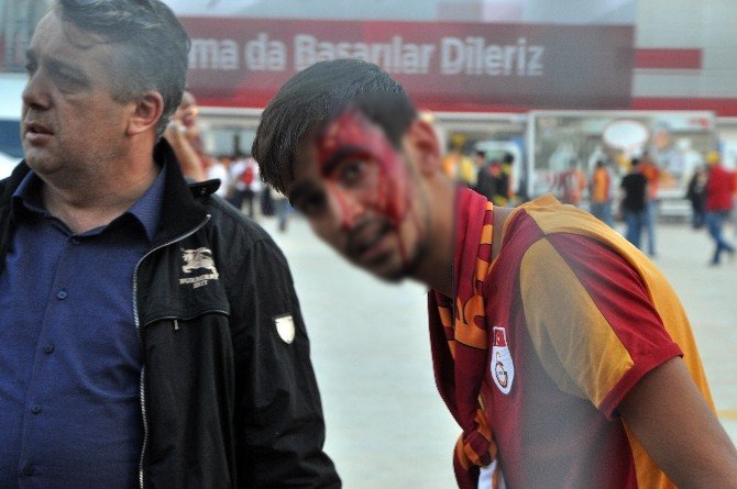Derbi Öncesi Çıkan Arbedede Bir Taraftar Yaralandı