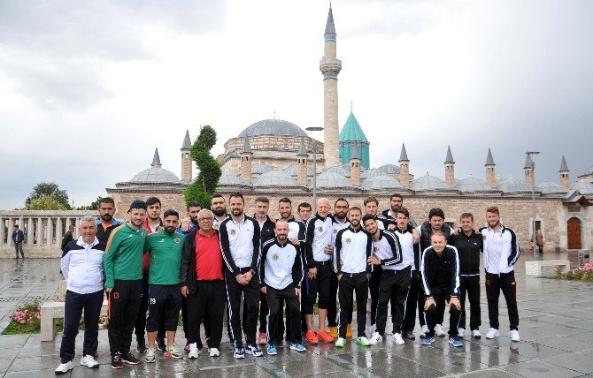 Alanyaspor’lu Futbolcular Mevlana Müzesi’ni Gezdi