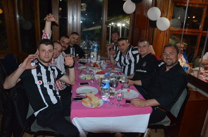 Fatsalı Beşiktaşlılar Şampiyonluğu Kutladı