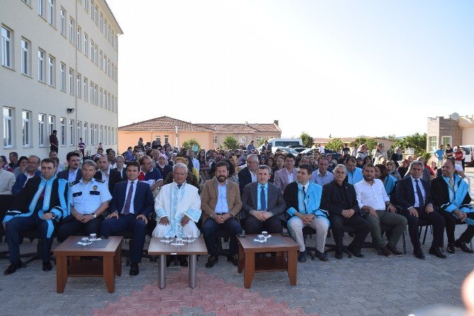 Sındırgı Myo’da Mezuniyet Coşkusu