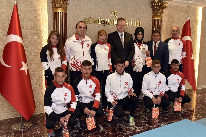 Gümüşhane’nin Milli Sporcularına Altın