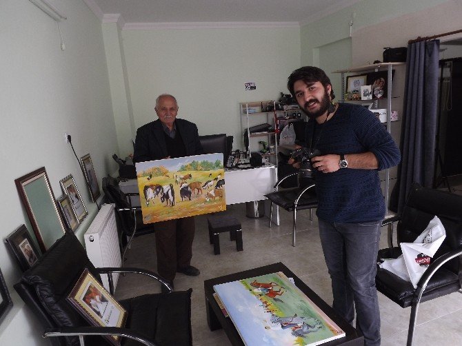 82 Yaşındaki Ressam Dördüncü Sergisine Hazırlanıyor