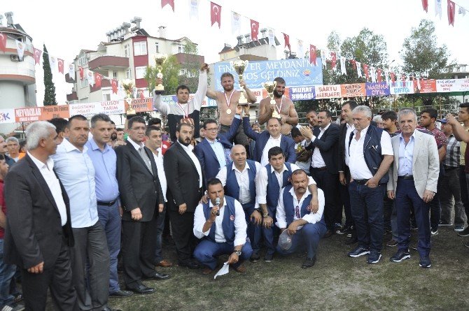 Finike Güreşlerinin Başpehlivanı İsmail Balaban Oldu