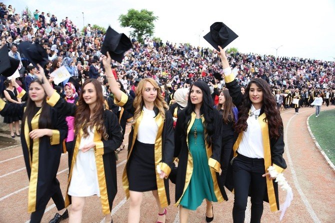 İnönü Üniversitesi Bu Yıl 8 Bin 100 Mezun Verdi