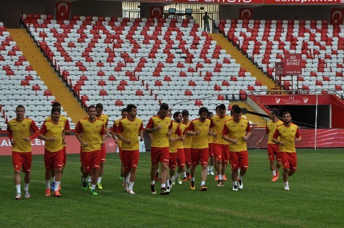 Karadağ Milli Takımın A Milli Takım Hazırlıkları Sürüyor
