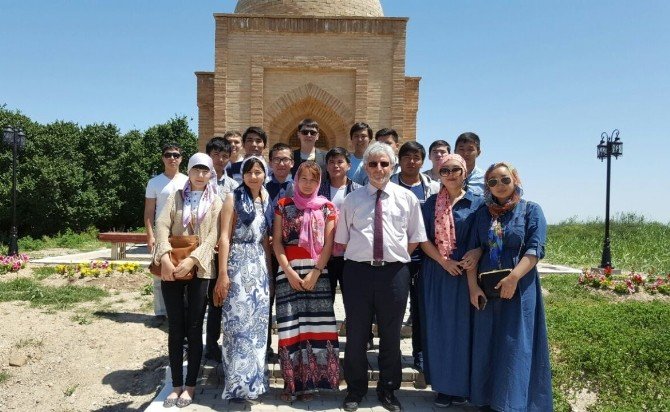 Ahmet Yesevi Üniversitesi İlahiyat Fakültesi Öğrencilerine Tarihi Mekânlarda Uygulama