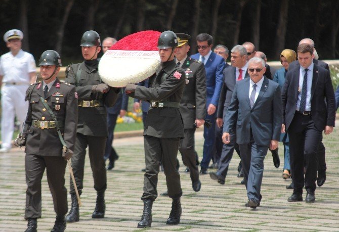65. Hükümet Üyeleri Anıtkabir’i Ziyaret Etti