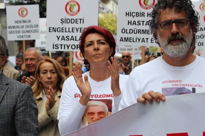 Samsun’da Görevi Başında Öldürülen Doktor Anıldı