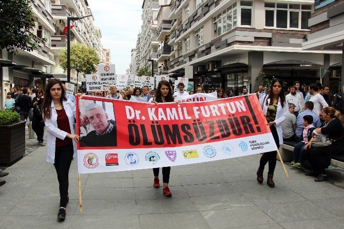 Samsun’da Görevi Başında Öldürülen Doktor Anıldı