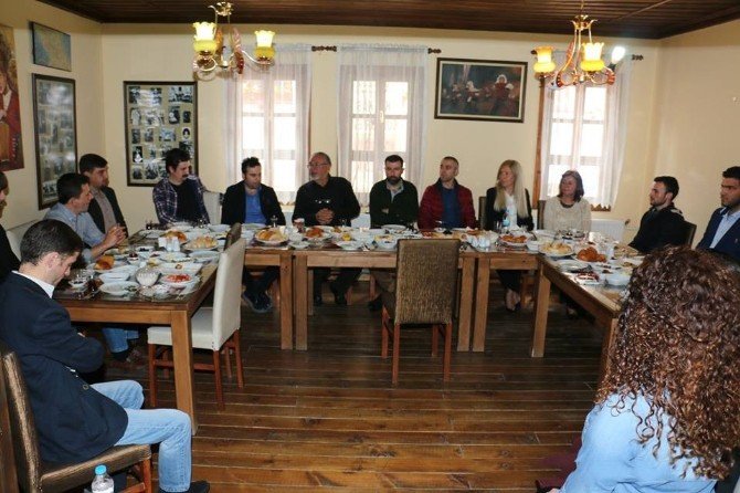 Çerkesler, Bu Kez "Mızıkalar Susmasın" Diye Bir Arada