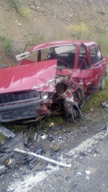 İki Otomobil Kafa Kafaya Çarpıştı: 5 Yaralı