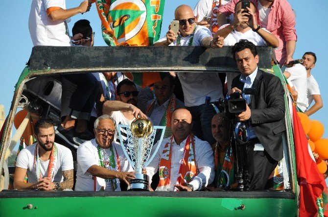 Multigroup Alanyaspor’da Şampiyonluk Coşkusu