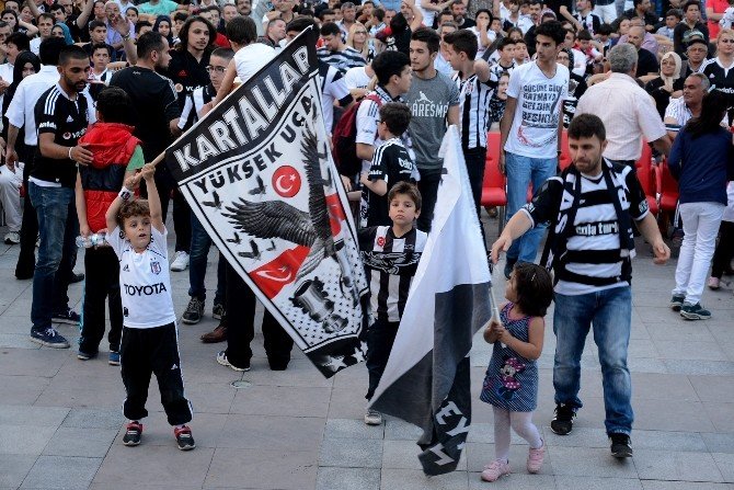 Aksaraylı Beşiktaşlılar Şampiyonluğu Kutladı
