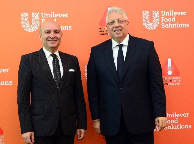 “Güvenilir Eller Projesinde Hedef 3 Yılda 30 Bin Şefe Gıda Güvenliği Sertifikası”