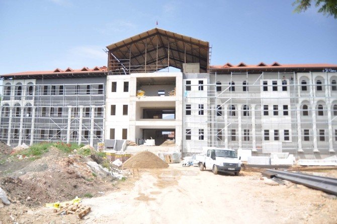 Osb Okulu Selçuklu Mimarisiyle Yükseliyor