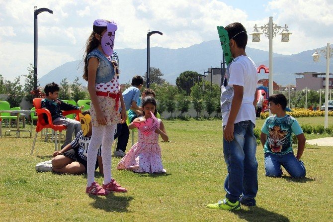 Çocuklar Derslerine Drama Eğitimiyle Konsantre Olacak