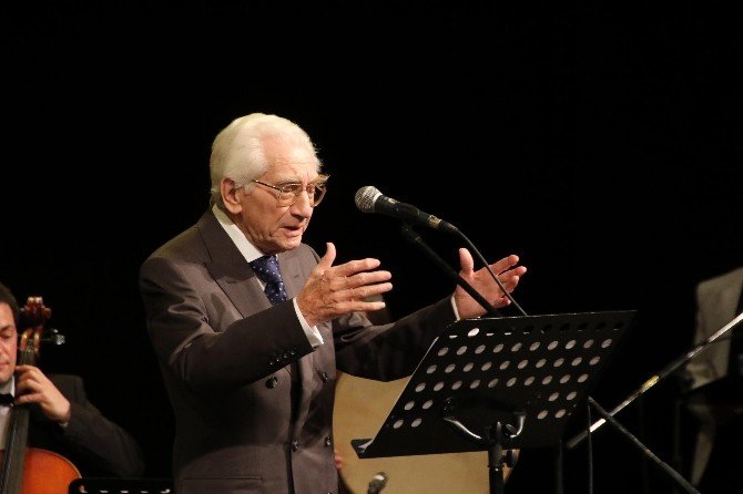 Alaeddin Yavaşca, 90 Yaşında Sahneye Çıktı