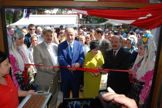 Bartın Halk Eğitimi Merkezi Yıl Sonu Sergisini Açtı