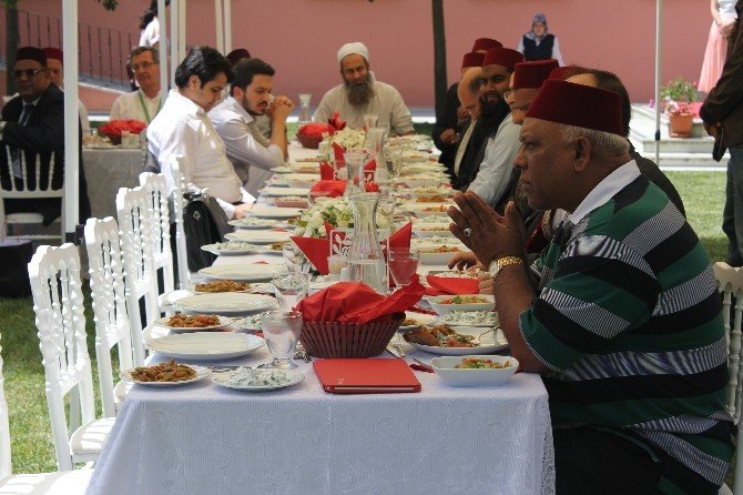 Mairitius’un Akademisyen Ve Kanaat Önderlerinden Bezmialem’e Ziyaret