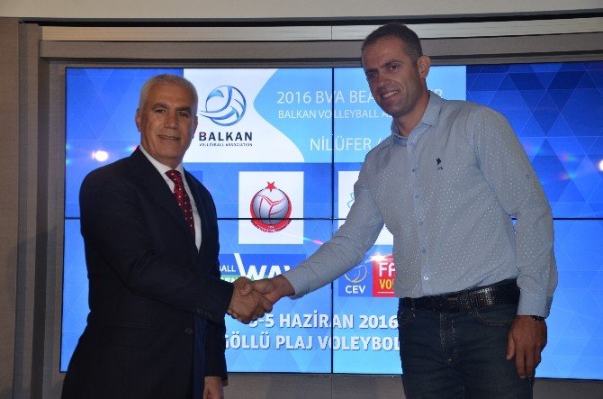 Plaj Voleyboluna Bursa Damgası