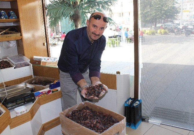 Hurma Tezgahtaki Yerini Aldı
