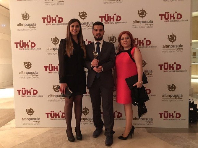 Erü Halkla İlişkiler Öğrencilerine “Altın Pusula Ödülü”