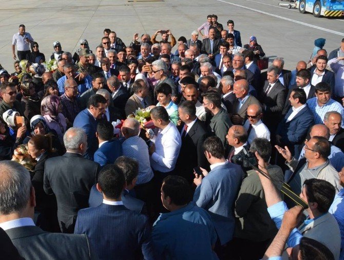 Bakan Tüfenkci Ve Genel Başkan Yardımcısı Çalık Malatya’da Coşkuyla Karşılandı