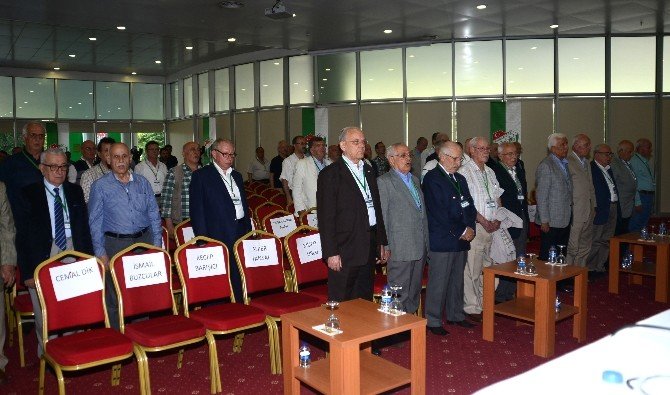 Ali Ay: “Dünyanın En İyisi Olsa Da Bu Kapıdan İçeri Giremez”
