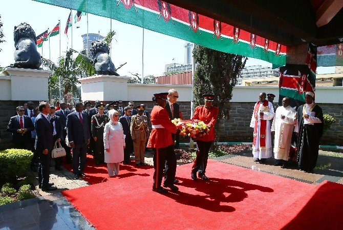 Erdoğan’dan, Kenya’nın İlk Başbakanı Kenyatta’nın Mezarına Ziyaret