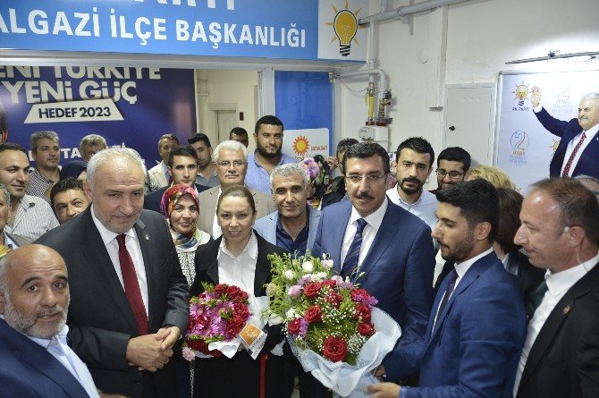 Bakan Tüfenkci’nin Son Durağı Ak Parti Malatya İl Başkanlığı Oldu